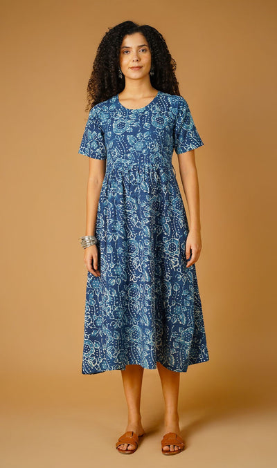 Vestido midi azul del algodón índigo