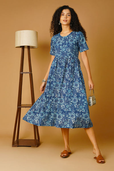 Vestido midi azul del algodón índigo