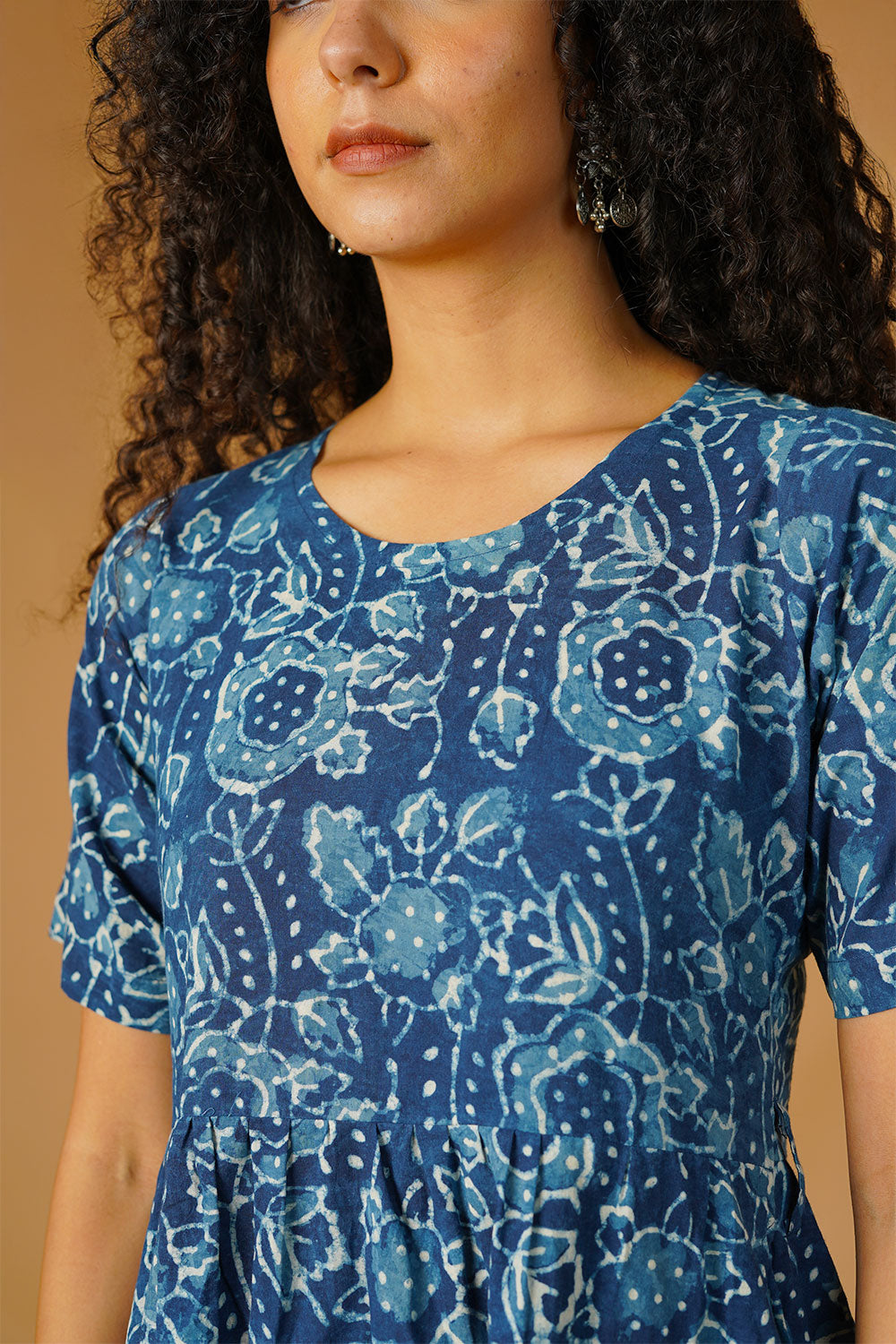 Vestido midi azul del algodón índigo