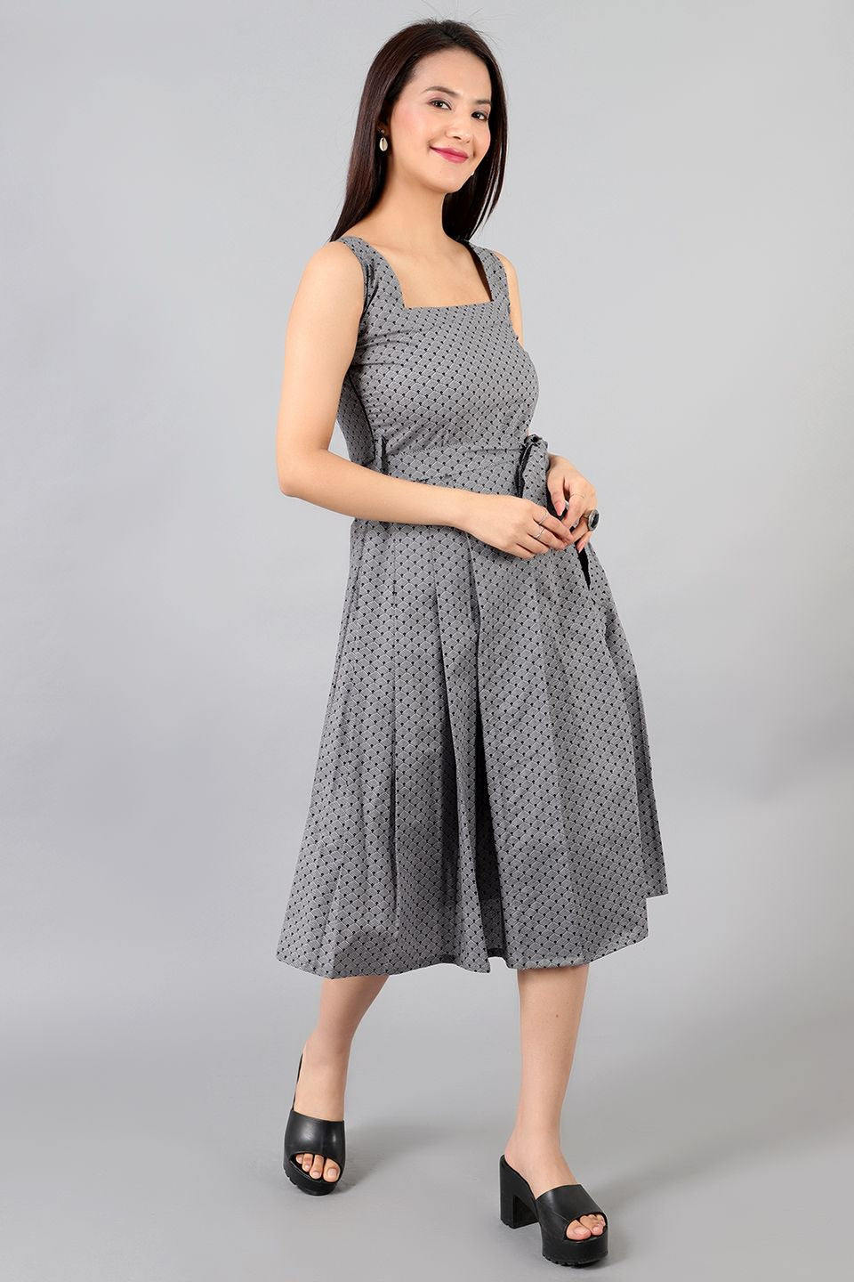 Robe mi-longue en coton gris