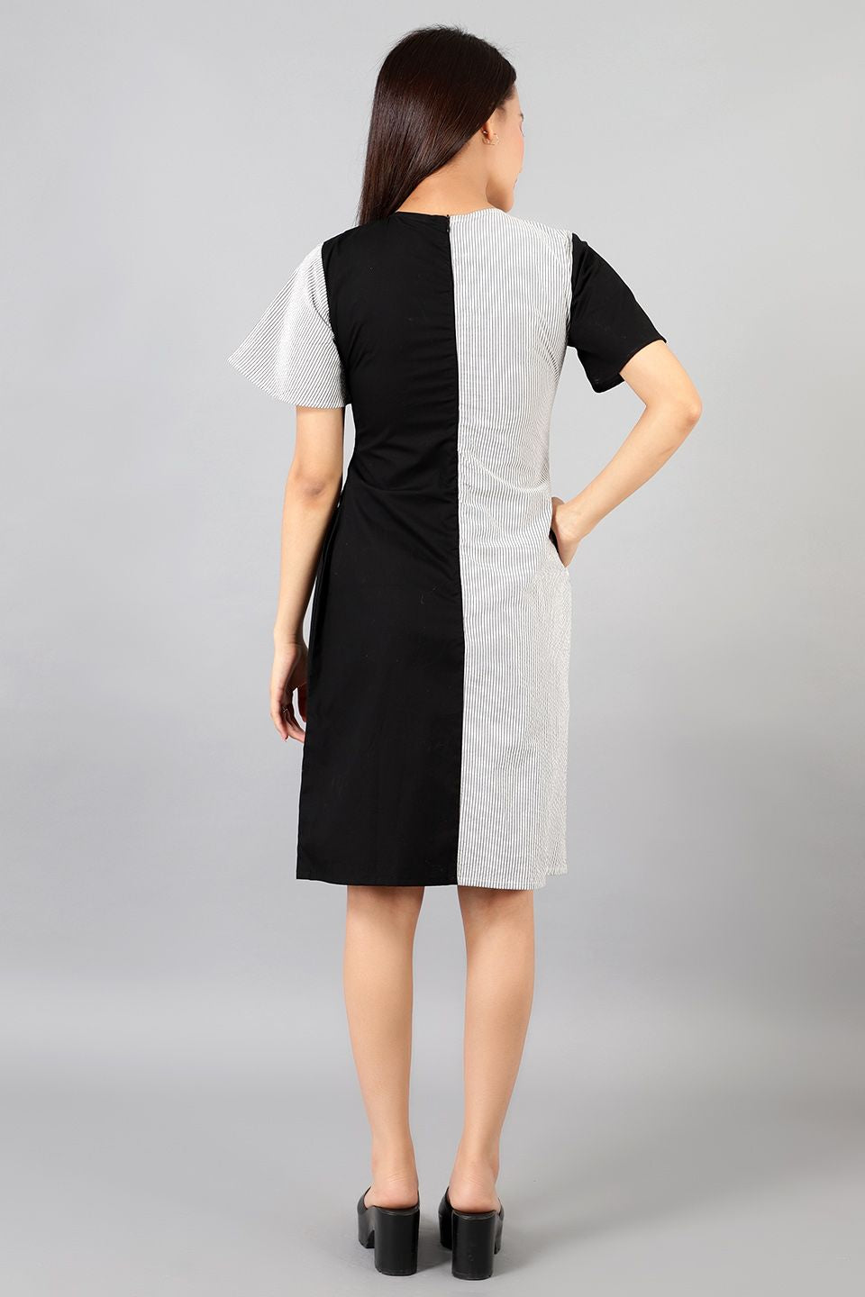 Robe mi-longue noire en coton