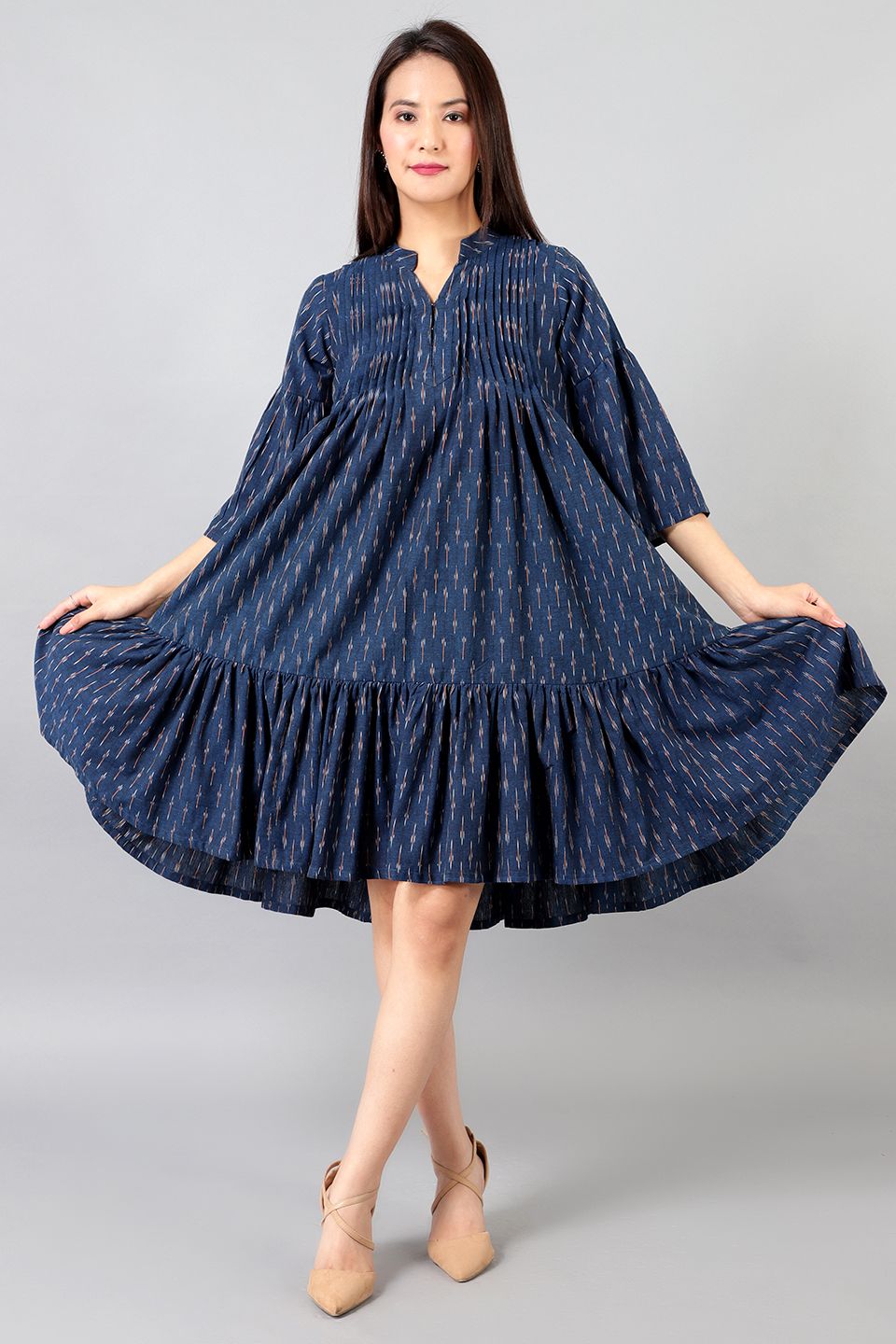 Robe mi-longue bleue à imprimé ikat